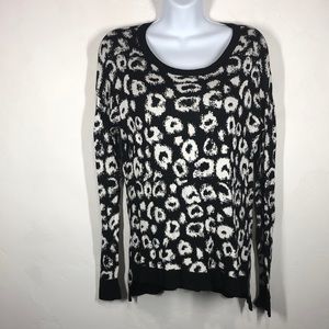 Kensie black and white lightweight sweater small